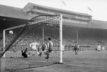 Alfredo Di Stéfano scores for Real Madrid as they beat Eintracht Frankfurt 7-3 in the European Cup final in 1960.