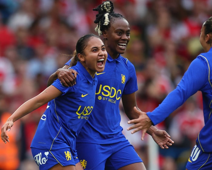 Chelsea turn up heat on Arsenal as Alyssa Thompson strike settles WSL derby