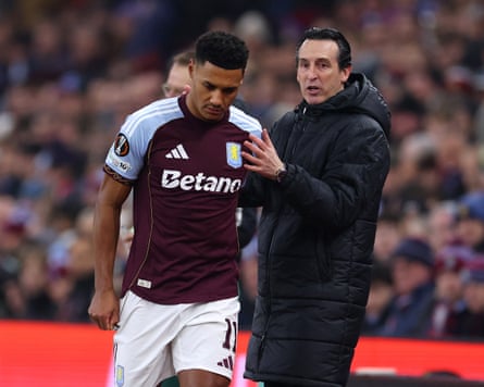 Ollie Watkins is substituted off by Unai Emery with an injury against Salzburg