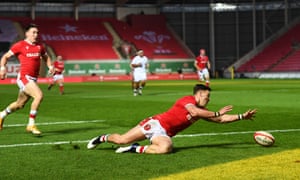 Johnny Williams grounds the ball to score.