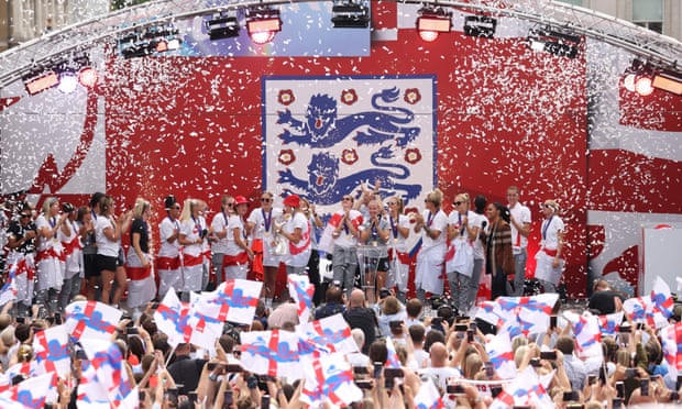 England’s players celebrate during a victory party in Trafalgar Square in central London on 1 August 2022.