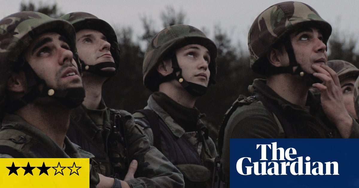 Campo review – salute to a beekeeping band of brothers