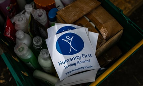 Volunteers from the Norwegian organisation Paracrew supply food and medical supplements to Ukraine.