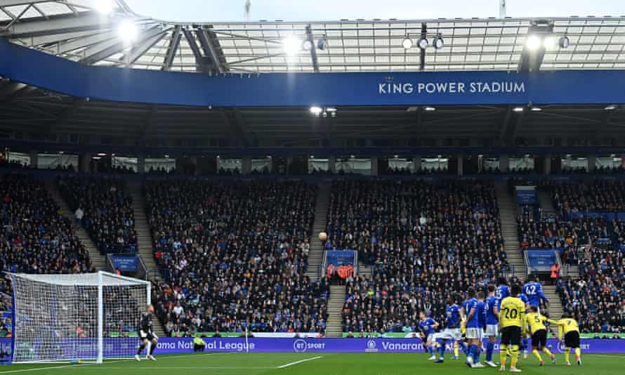 Leicester City’s keeper Kasper Schmeichel (left) watches the ball following a free-kick from Chelsea’s Mason Mount.