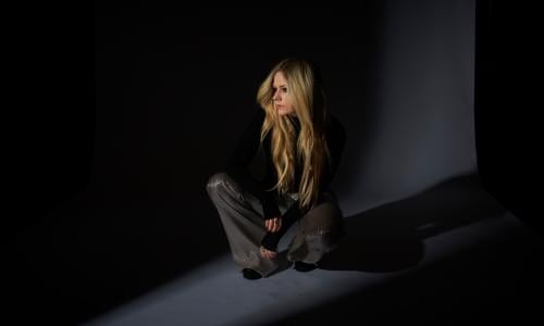 Things Get Complicated For Lavigne In Lyrics Plagiarism Suit World News The Guardian