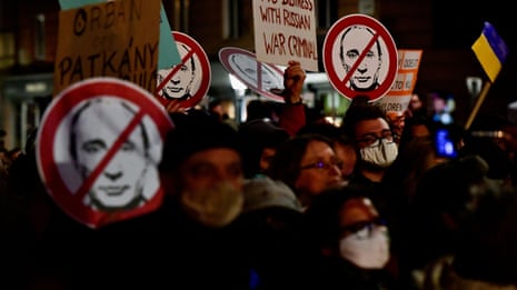 'No to war!': Russian protesters defy Putin – video report 