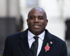 David Lammy rinuncia alla riforma della giuria: solo reati gravi resteranno davanti a giurati