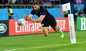 A flying Tommy Seymour touches down for Scotland’s sixth try.