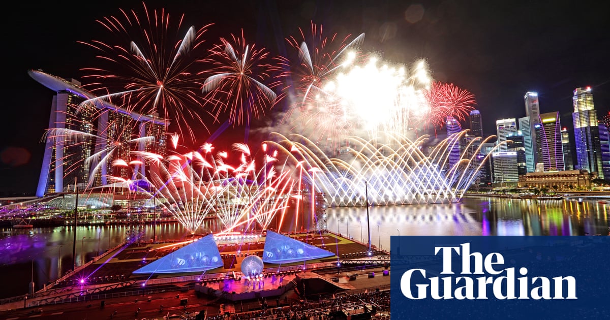 Perayaan kembang pergantian fremont New Year's Eve celebrations and fireworks around the world – in