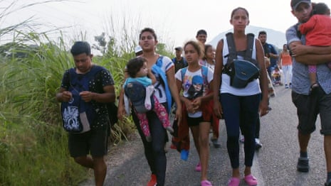 La caravana: On the road with the migrant caravan  – video 