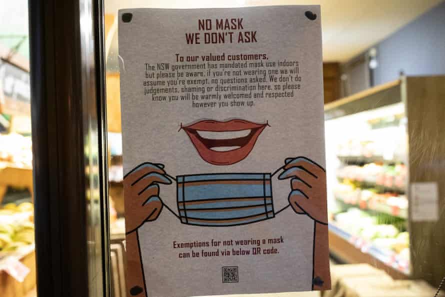 A sign at Edens Landing in Mullumbimby telling customers they are free to enter without a mask.