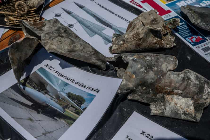 Ukrainian police display fragments of the X-22 missile found on the site
