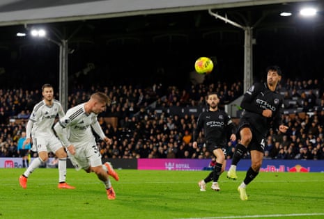 It’s a lifeline for Fulham as Emile Smith Rowe pulls one back for the home side.