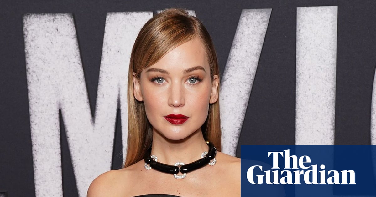 De Niro to JLaw: should celebrities be expected to speak out against Trump?
