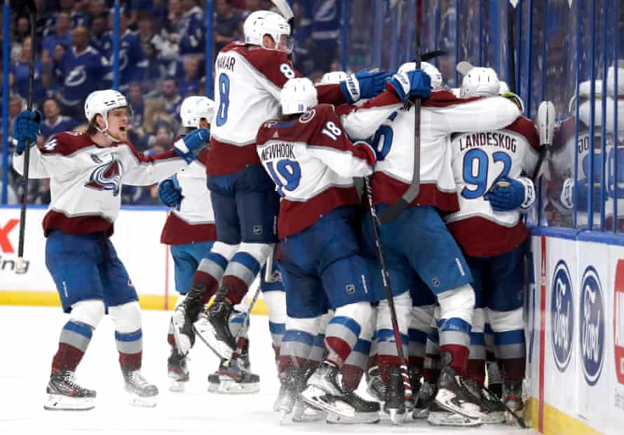 The Avalanche celebrate their win.
