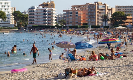 superspreading spain schulabschluss reisen tremble peux dormir espagnol commerce holidaymakers kater visiteur touriste unfair decry panorama sunbathe palmanova jaime questions
