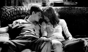 Sam Riley y su z Futura esposa Alexandra Maria Lara en Control (2007).