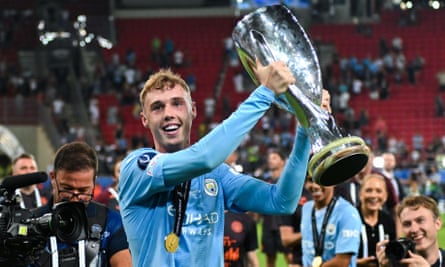 Cole Palmer lifts the European Super Cup