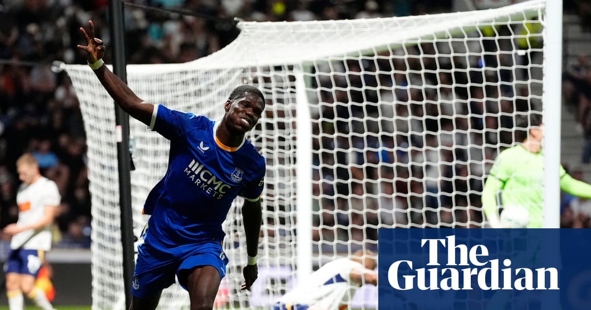 Barry's Hat-Trick Powers Everton Past Preston