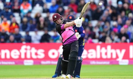 Kohler-Cadmore’s stunning catch helps Somerset sink Essex and win T20 Blast | Vitality Blast T20 2 Sean Dickson on his way to 53 fro 35 balls.