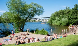 People on the beach of Långholmen