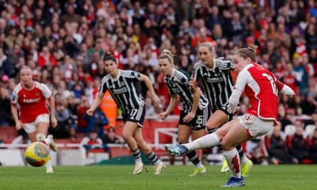 Kim Little scores from the penalty spot at the Emirates