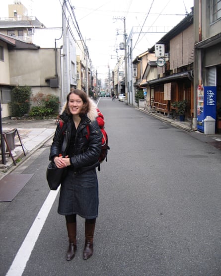 Smaill in Japan age 25.