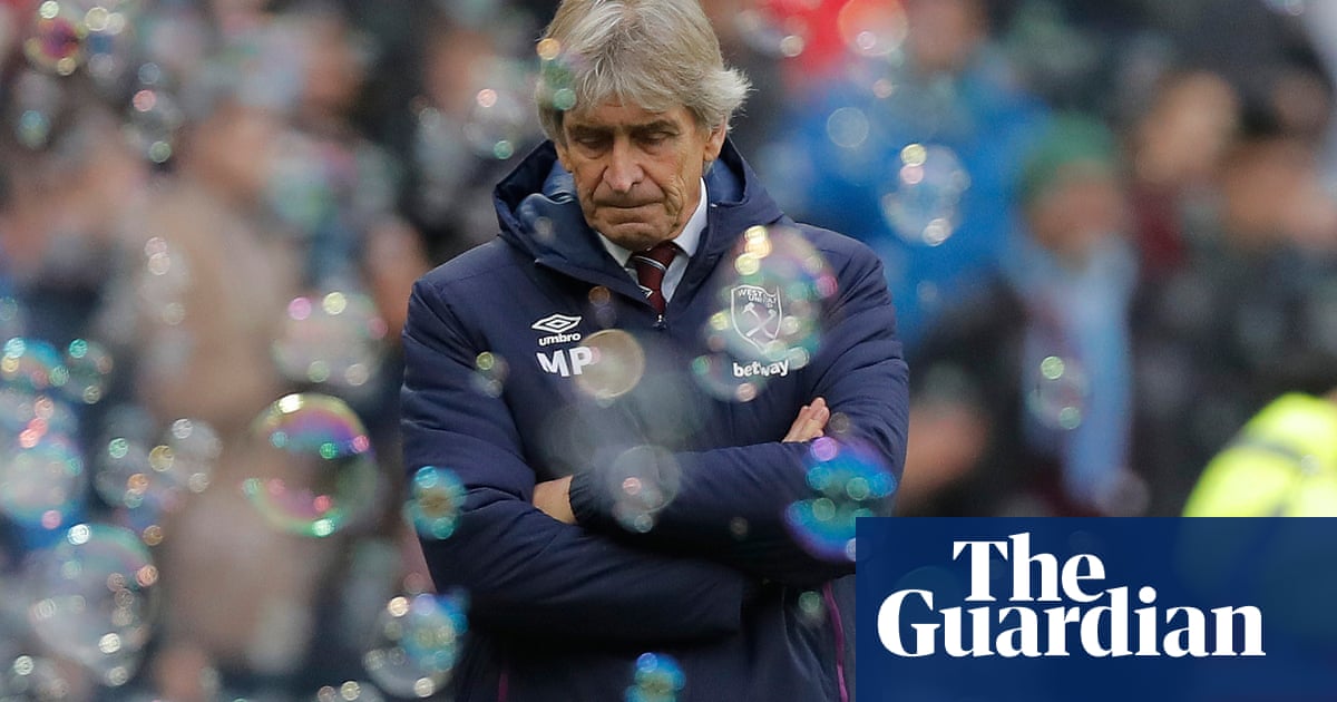 West Ham sack Manuel Pellegrini as manager following slump in form