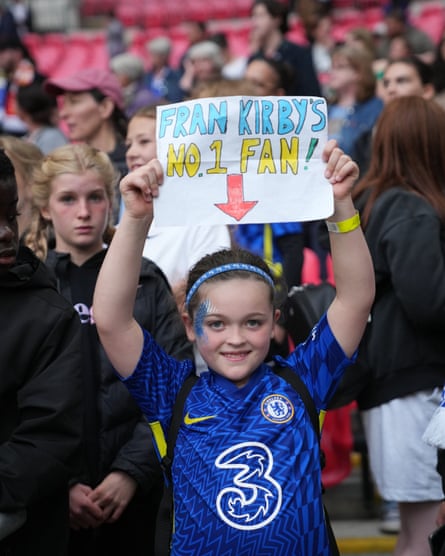 Chelsea and Fran Kirby fan.