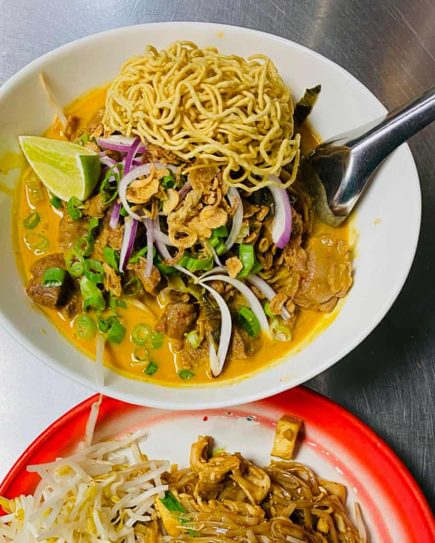 From eggs benedict to the ultimate bacon roll: Toronto’s best places to eat | Welcome to Ontario, Canada 13 Food at Si Lom Thai
