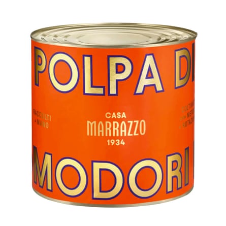 Gold tin of Casa Marrazzo chopped tomatoes with orange label