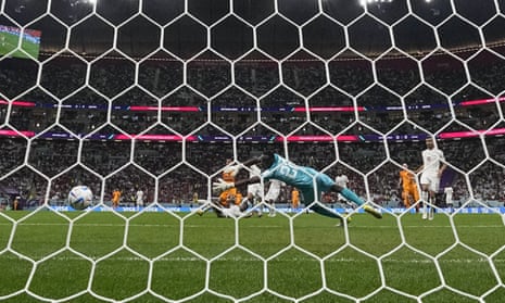 Netherlands v Qatar: World Cup 2022 – live | World Cup 2022 2 Gakpo scores