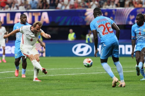 Harry Kane shoots and scores