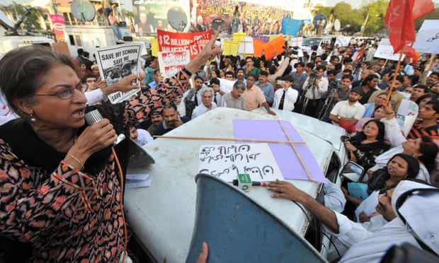 Jahangir addresses a 2009 rally in Lahore, protesting against the public flogging of a veiled woman.