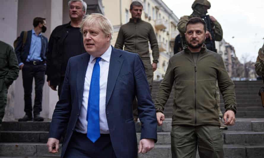 Russia-Ukraine war: experts warn of ‘serious and imminent’ risk of Ukraine genocide – live 9 Boris Johnson with Ukraine’s president Volodymyr Zelenskiy, during the prime minister’s visit to Kyiv.