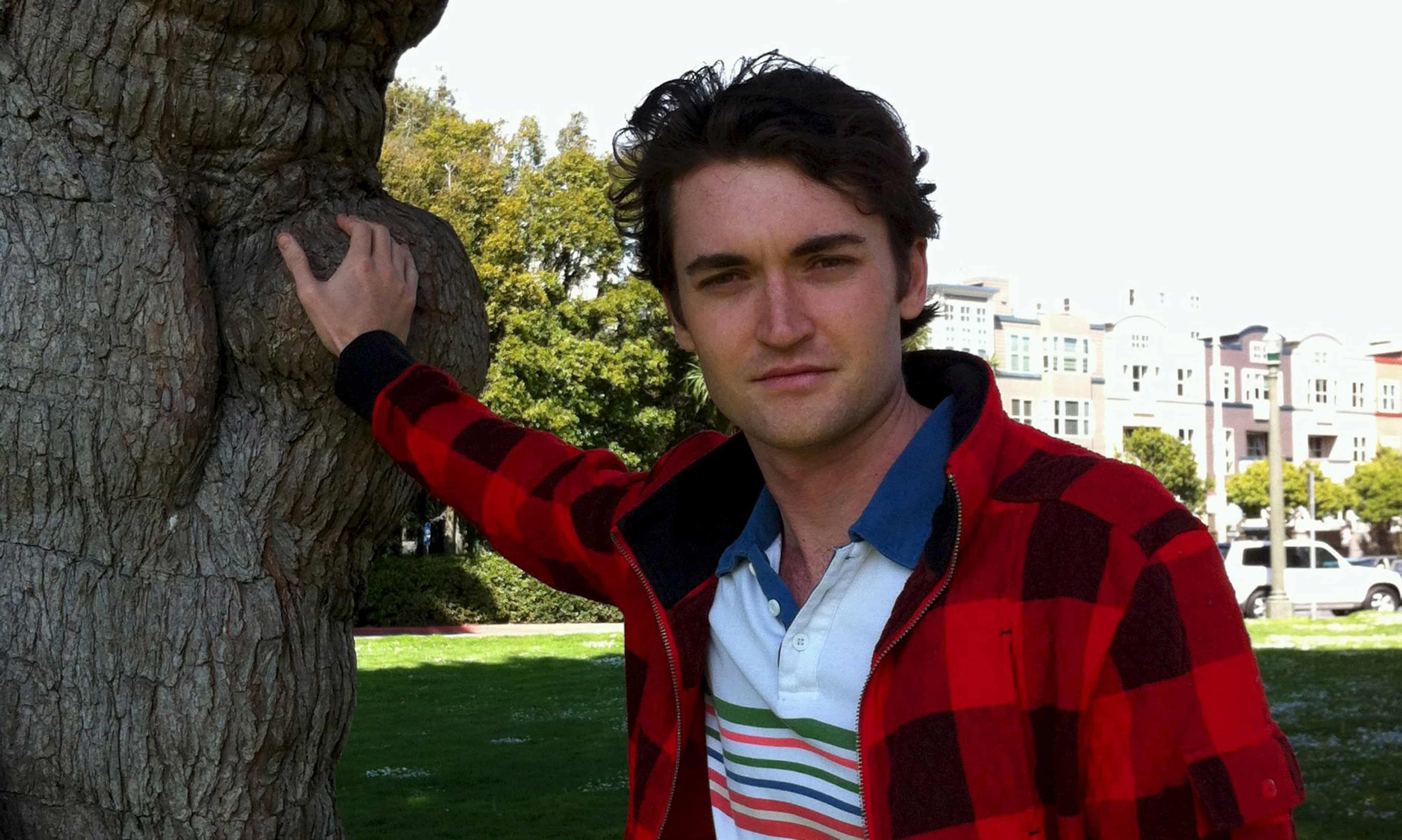 Trump pardons Ross Ulbricht, founder of Silk Road drug marketplace (theguardian.com)