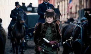Dakota Fanning dons a boater in The Alienist.