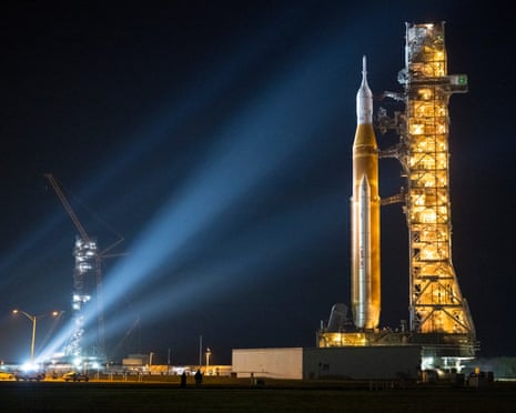 NASA SLS-Rakete auf der Startrampe