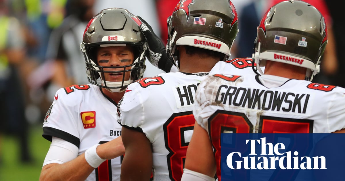 Tom Brady shows old magic with five TDs for Buccaneers against Chargers