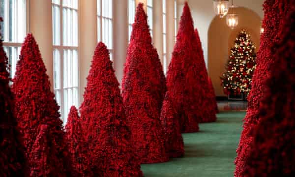 Seeing Red Why Melania Trump S Crimson Christmas Trees Are So