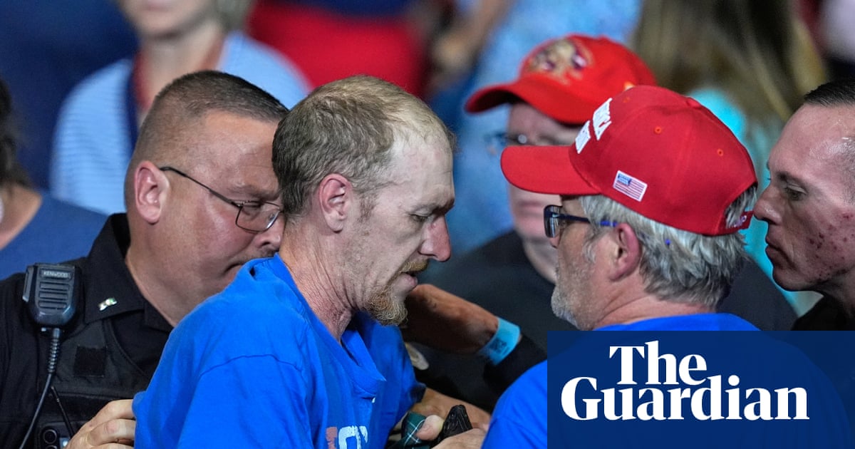 Protesters disrupt Donald Trump's South Carolina rally – video