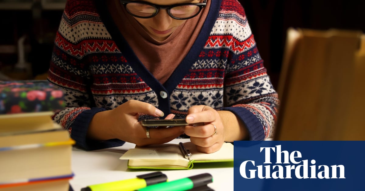 Tuesday briefing: Do mobile phone bans at schools really improve learning?
