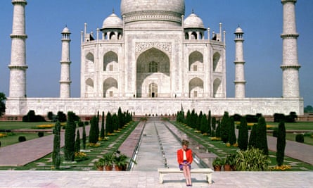 Duke and Duchess of Cambridge retrace steps of Diana visit to Taj Mahal |  Monarchy | The Guardian