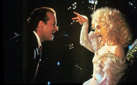 Bill Murray and Carol Kane in Scrooged.