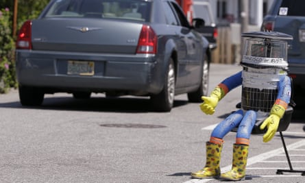 Hitchbot – a hitchhiking robot – was attacked by vandals while attempting to cross the US.