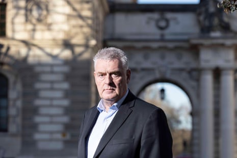 Minister defends Tory deputy chair over sweary ‘back to France’ jibe about migrants unhappy with barges – UK politics live | Politics Minister defends Tory deputy chair over sweary ‘back to France’ jibe about migrants unhappy with barges – UK politics live | Politics