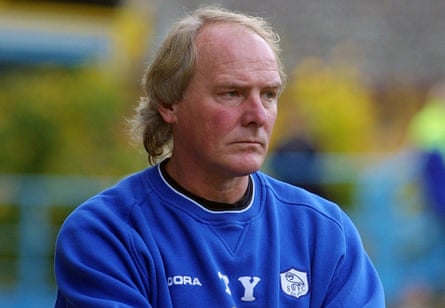 Terry Yorath in October 2001 during his tenure at Hillsborough