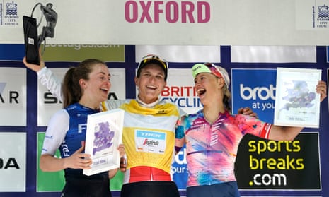 Elisa Longo Borghini (centre) poses next to Grace Brown (left) and Katarzyna Niewiadoma, who finished third overall, after the final stage