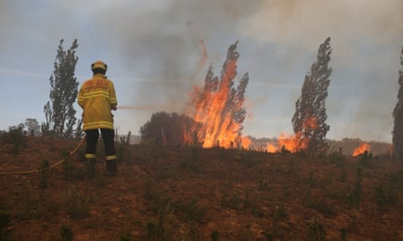 Firefighters Battle Boxing Day Bushfires Ahead Of Looming Heatwave Australia Weather The Guardian