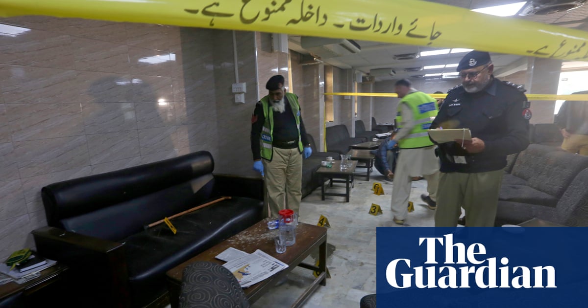 Top lawyer shot dead by colleague at Pakistan high court, say police